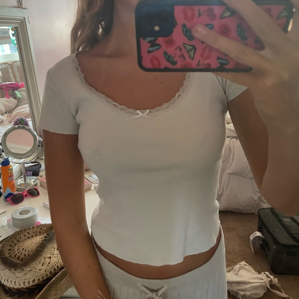 White brandy Melville T-shirt